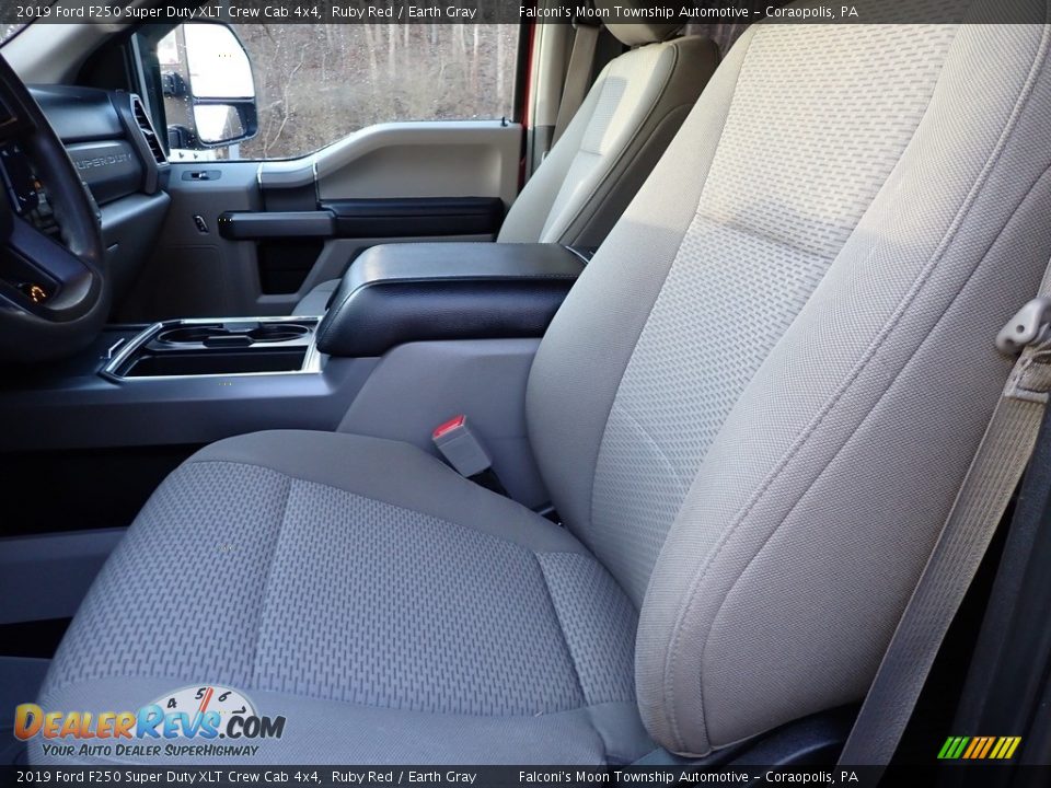 2019 Ford F250 Super Duty XLT Crew Cab 4x4 Ruby Red / Earth Gray Photo #17