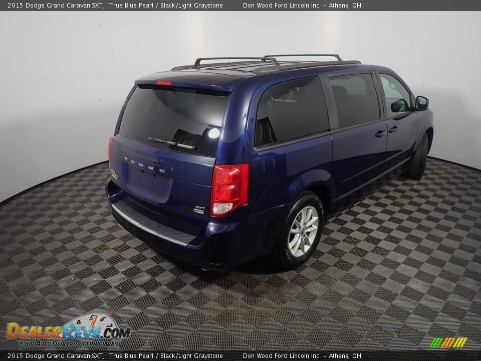 2015 Dodge Grand Caravan SXT True Blue Pearl / Black/Light Graystone Photo #17