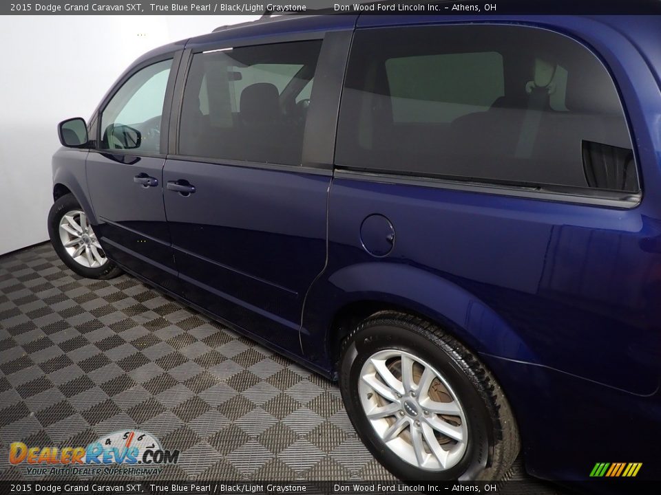 2015 Dodge Grand Caravan SXT True Blue Pearl / Black/Light Graystone Photo #18