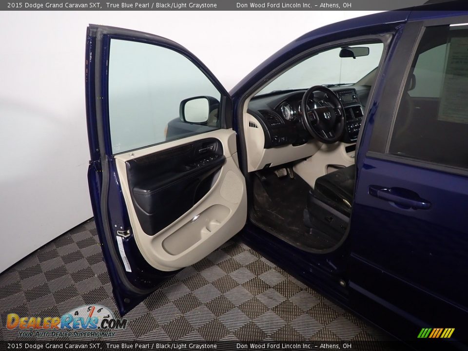 2015 Dodge Grand Caravan SXT True Blue Pearl / Black/Light Graystone Photo #20