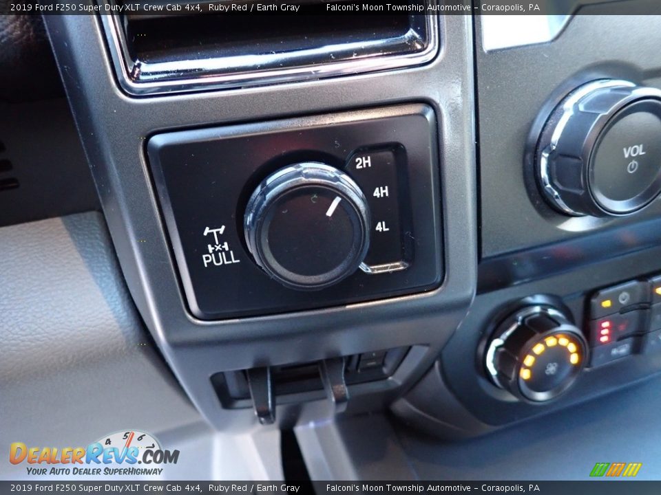 2019 Ford F250 Super Duty XLT Crew Cab 4x4 Ruby Red / Earth Gray Photo #25