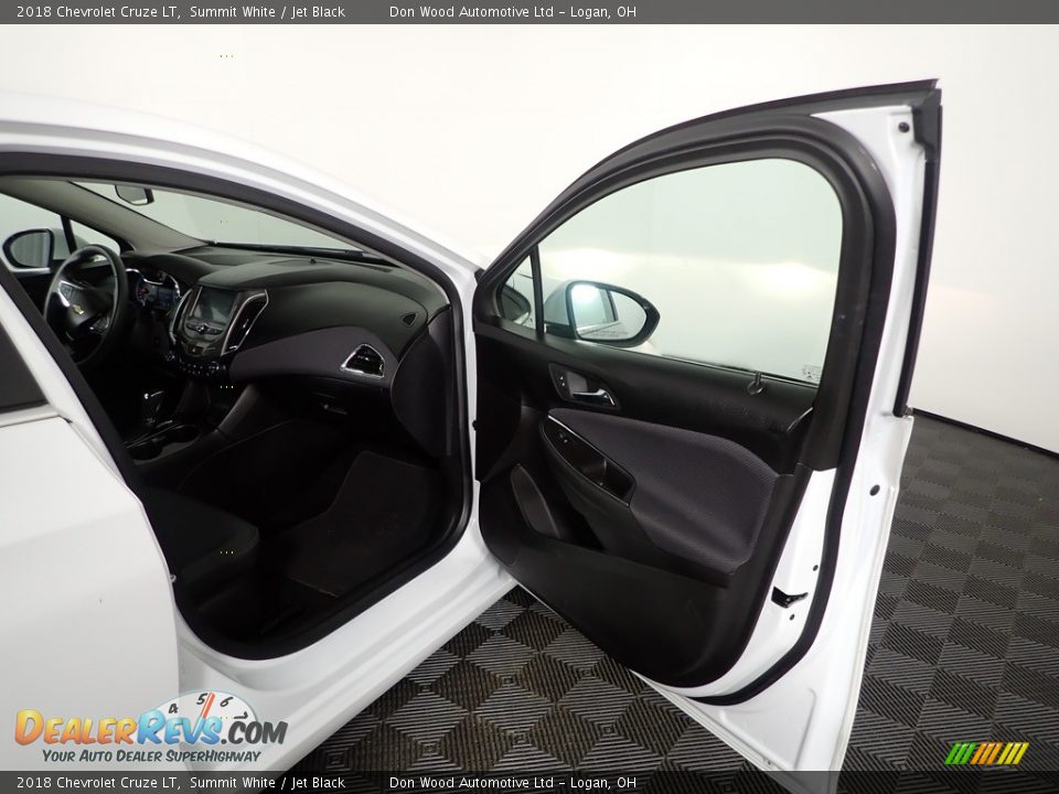 2018 Chevrolet Cruze LT Summit White / Jet Black Photo #29