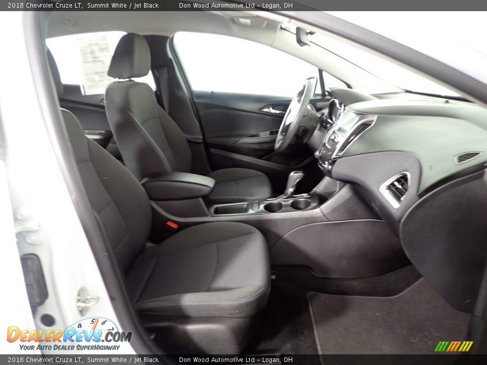 2018 Chevrolet Cruze LT Summit White / Jet Black Photo #30