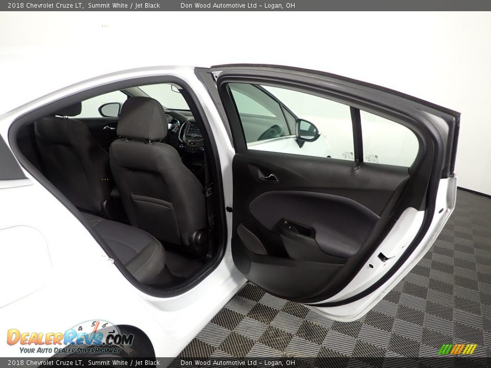 2018 Chevrolet Cruze LT Summit White / Jet Black Photo #32