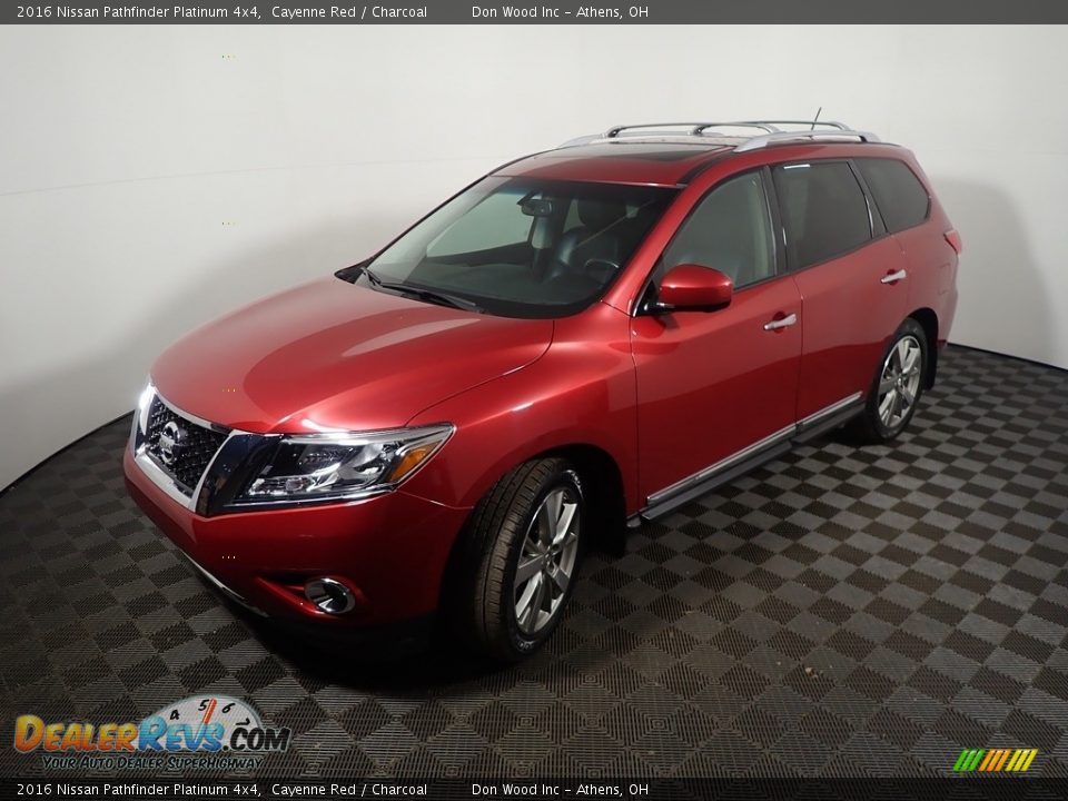 2016 Nissan Pathfinder Platinum 4x4 Cayenne Red / Charcoal Photo #10