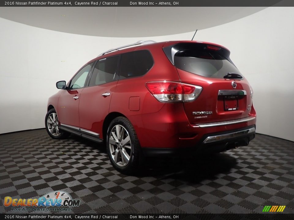 2016 Nissan Pathfinder Platinum 4x4 Cayenne Red / Charcoal Photo #13