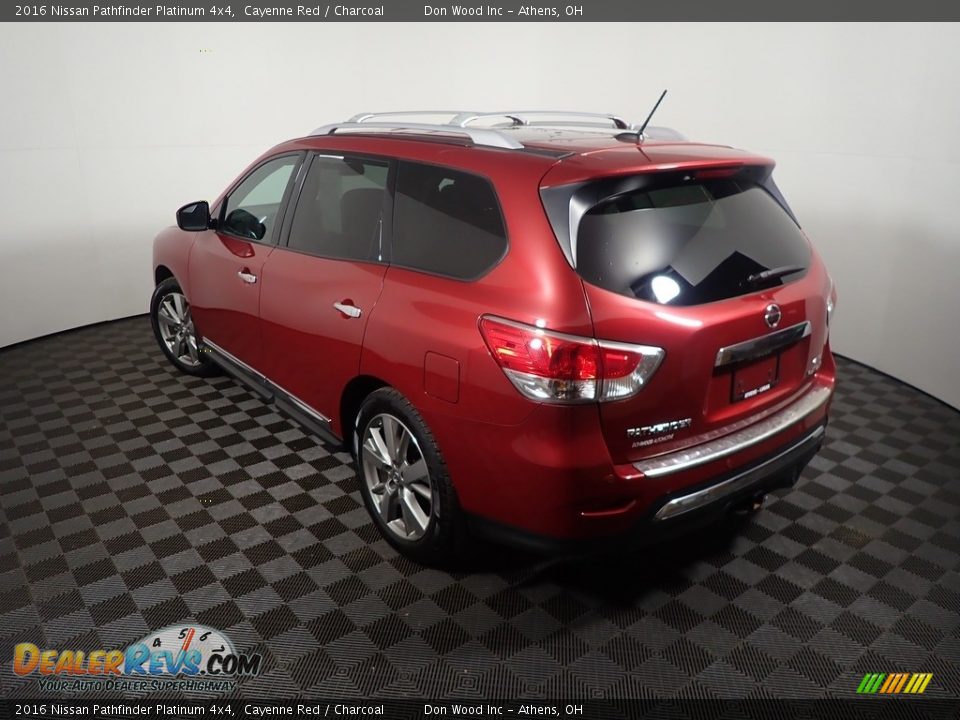 2016 Nissan Pathfinder Platinum 4x4 Cayenne Red / Charcoal Photo #14