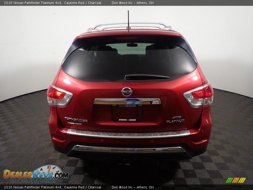 2016 Nissan Pathfinder Platinum 4x4 Cayenne Red / Charcoal Photo #15