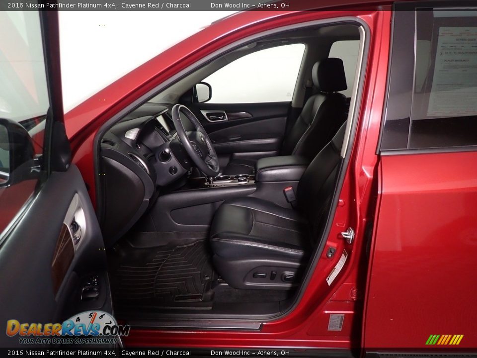 2016 Nissan Pathfinder Platinum 4x4 Cayenne Red / Charcoal Photo #25