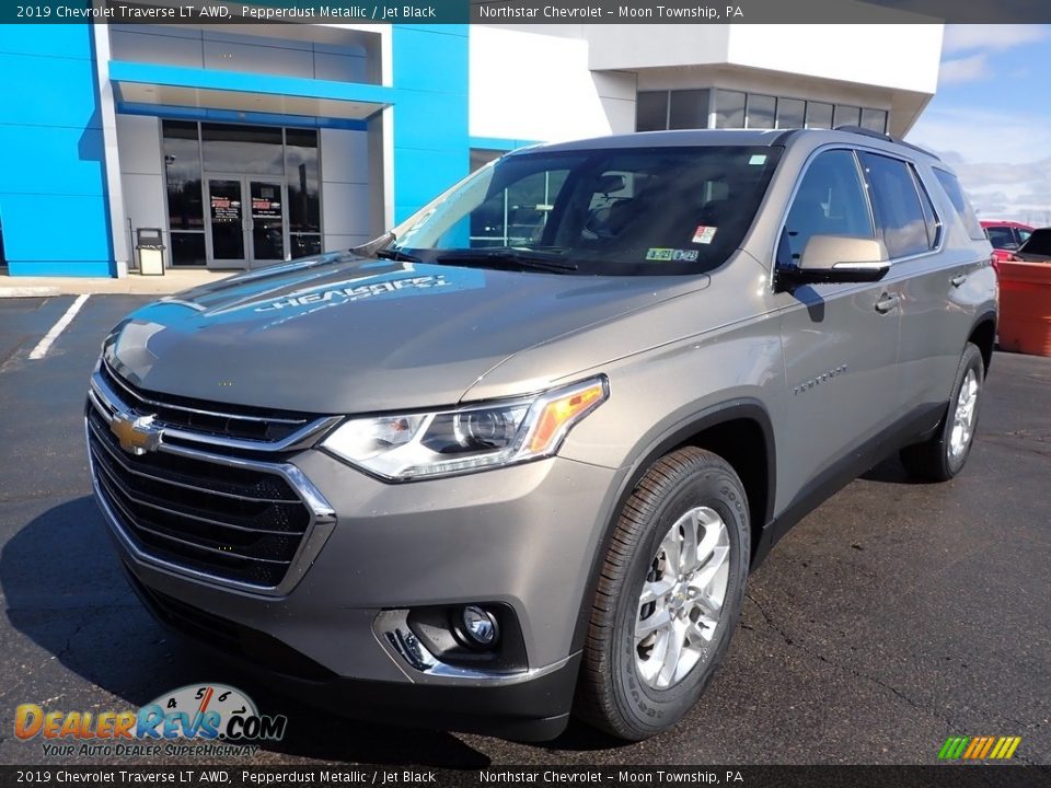 2019 Chevrolet Traverse LT AWD Pepperdust Metallic / Jet Black Photo #2