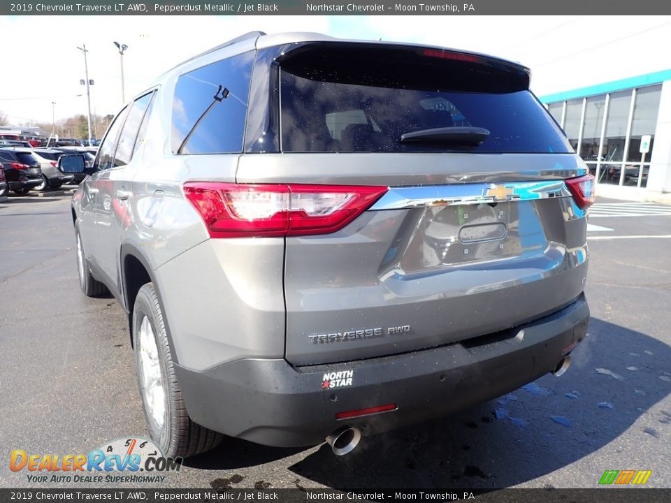 2019 Chevrolet Traverse LT AWD Pepperdust Metallic / Jet Black Photo #5