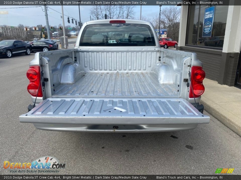 2010 Dodge Dakota ST Crew Cab 4x4 Bright Silver Metallic / Dark Slate Gray/Medium Slate Gray Photo #8