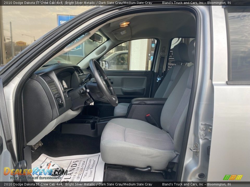 2010 Dodge Dakota ST Crew Cab 4x4 Bright Silver Metallic / Dark Slate Gray/Medium Slate Gray Photo #11