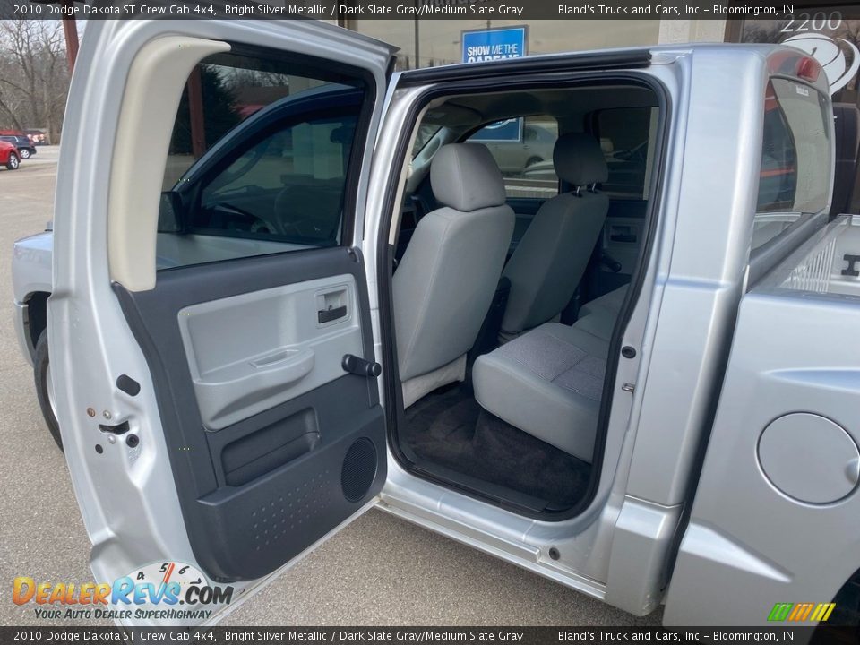 Door Panel of 2010 Dodge Dakota ST Crew Cab 4x4 Photo #24