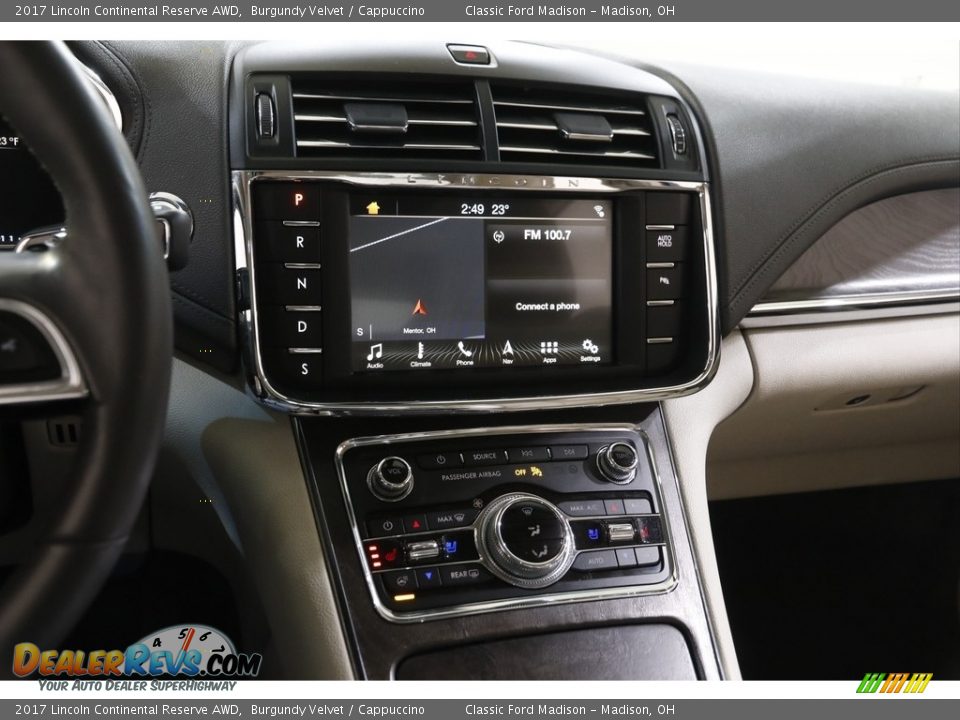 Controls of 2017 Lincoln Continental Reserve AWD Photo #10