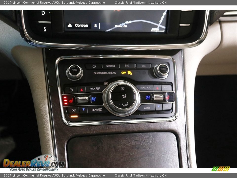 Controls of 2017 Lincoln Continental Reserve AWD Photo #13