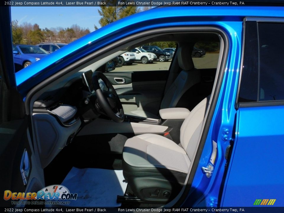 2022 Jeep Compass Latitude 4x4 Laser Blue Pearl / Black Photo #11