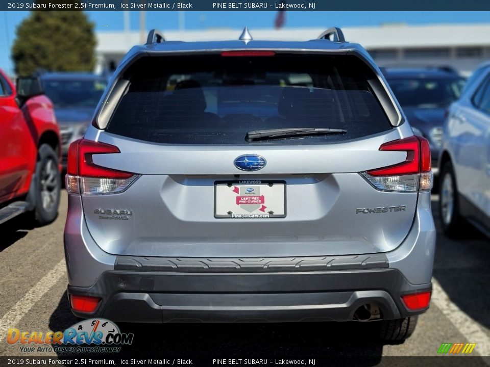 2019 Subaru Forester 2.5i Premium Ice Silver Metallic / Black Photo #4