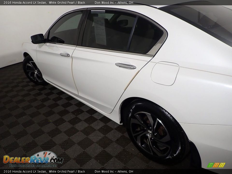 2016 Honda Accord LX Sedan White Orchid Pearl / Black Photo #18