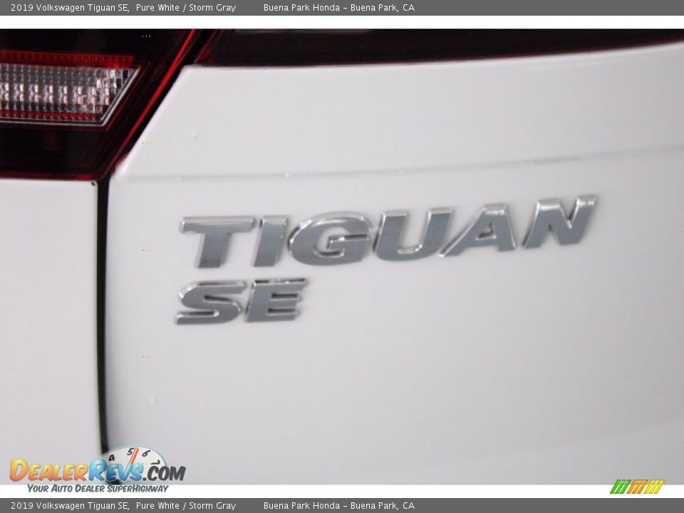 2019 Volkswagen Tiguan SE Pure White / Storm Gray Photo #35