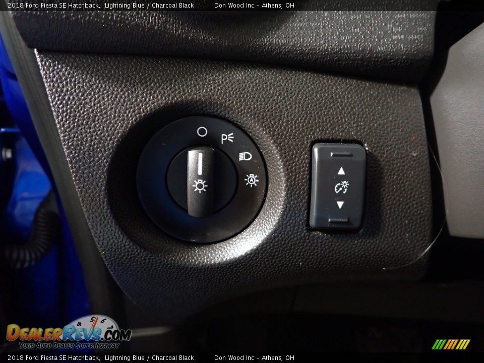 2018 Ford Fiesta SE Hatchback Lightning Blue / Charcoal Black Photo #31
