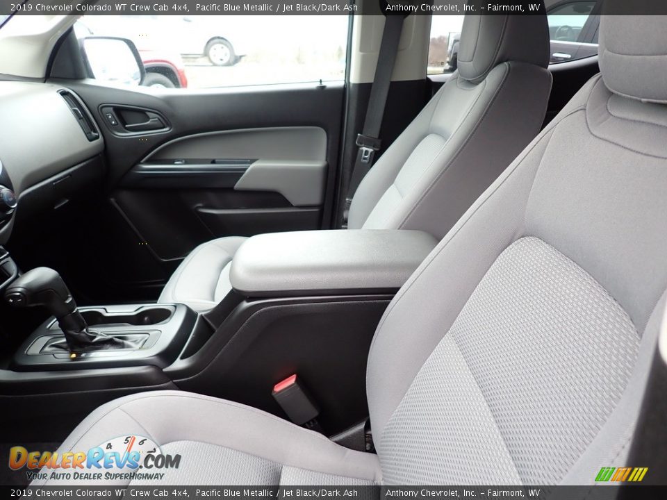 Front Seat of 2019 Chevrolet Colorado WT Crew Cab 4x4 Photo #10