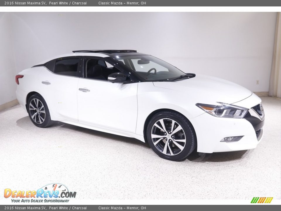 2016 Nissan Maxima SV Pearl White / Charcoal Photo #1