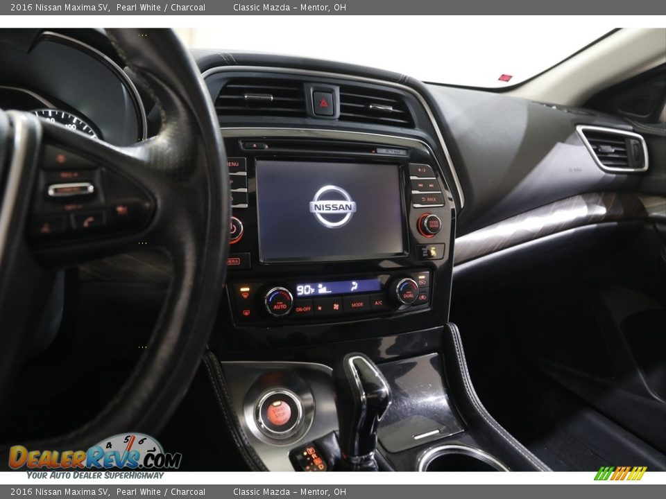 2016 Nissan Maxima SV Pearl White / Charcoal Photo #9