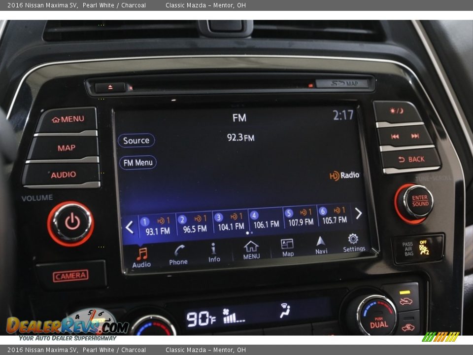 2016 Nissan Maxima SV Pearl White / Charcoal Photo #10