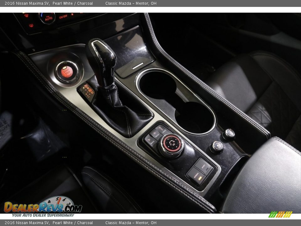2016 Nissan Maxima SV Pearl White / Charcoal Photo #14