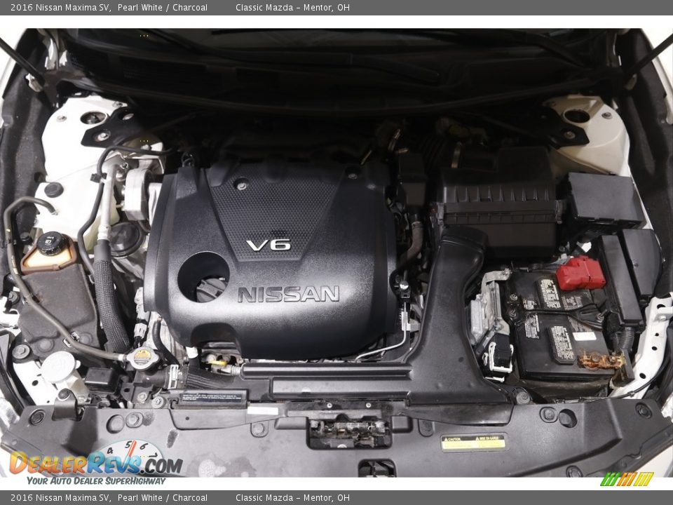2016 Nissan Maxima SV Pearl White / Charcoal Photo #21