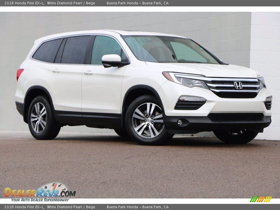 Front 3/4 View of 2018 Honda Pilot EX-L Photo #2