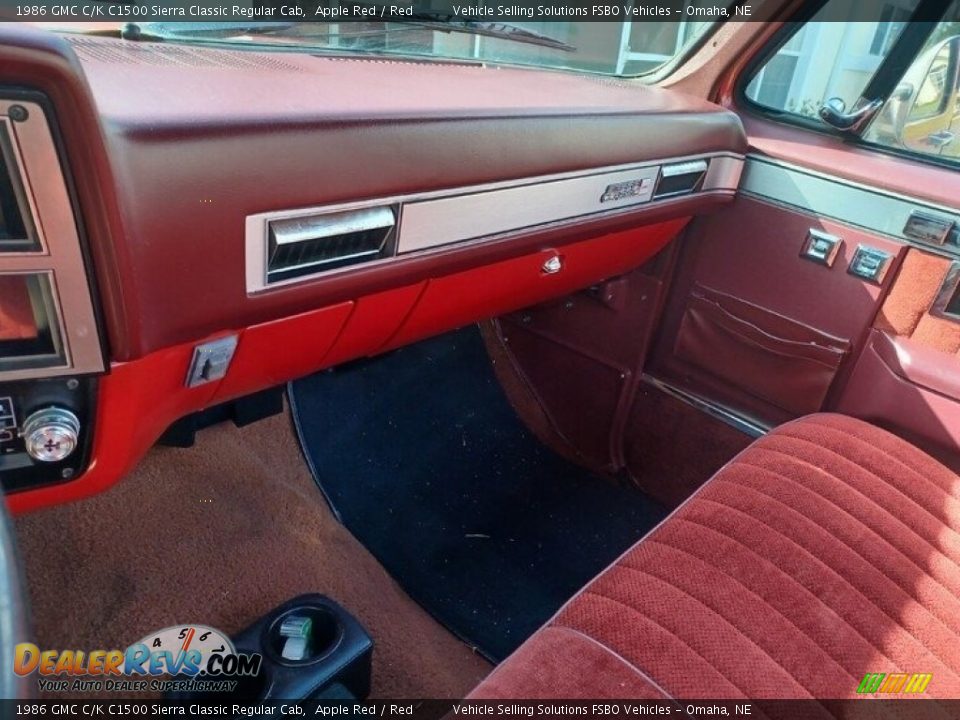 Dashboard of 1986 GMC C/K C1500 Sierra Classic Regular Cab Photo #2