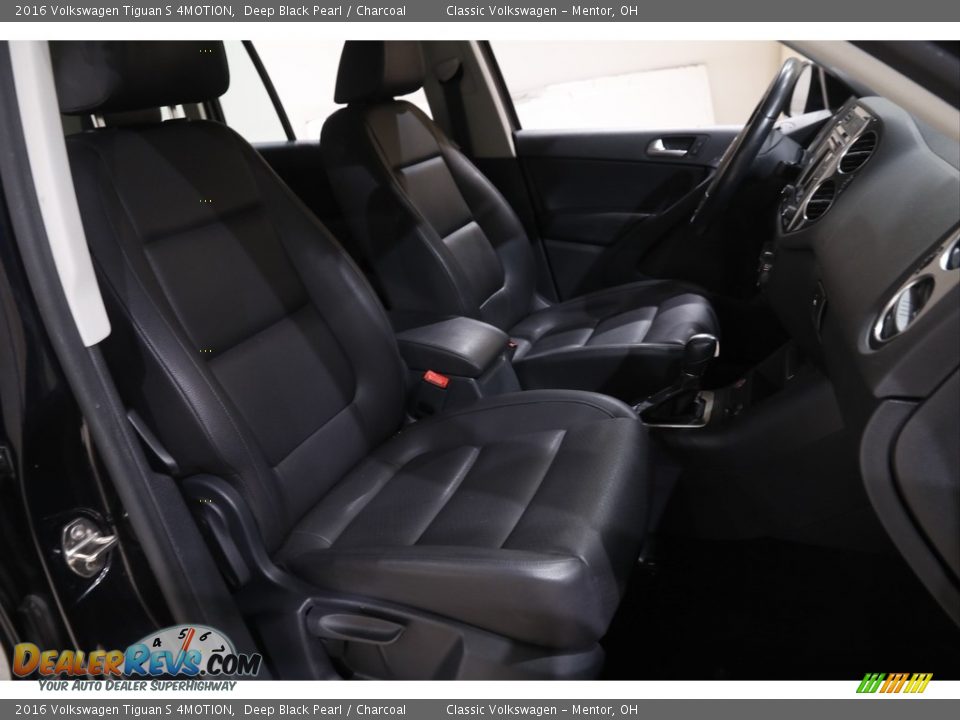 Front Seat of 2016 Volkswagen Tiguan S 4MOTION Photo #14