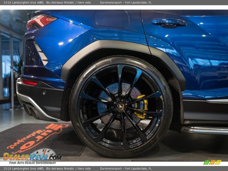 2019 Lamborghini Urus AWD Wheel Photo #6