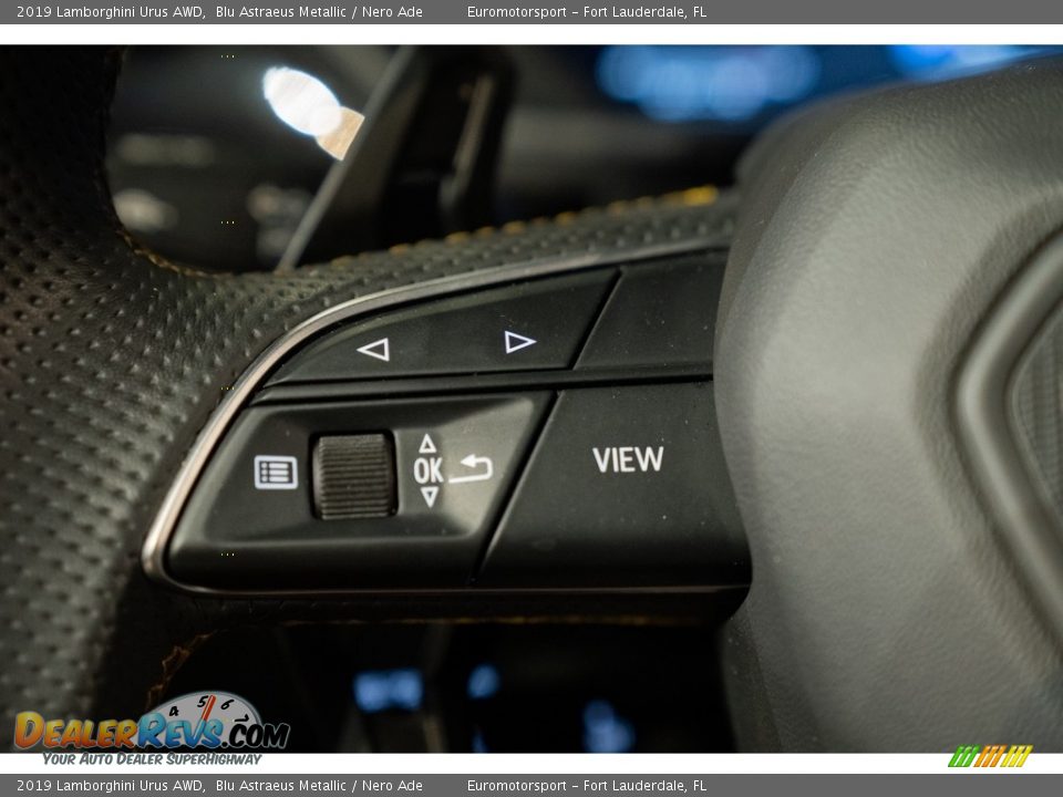 2019 Lamborghini Urus AWD Steering Wheel Photo #26