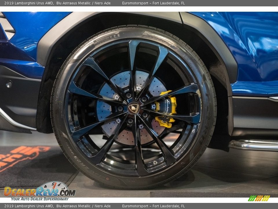 2019 Lamborghini Urus AWD Wheel Photo #31