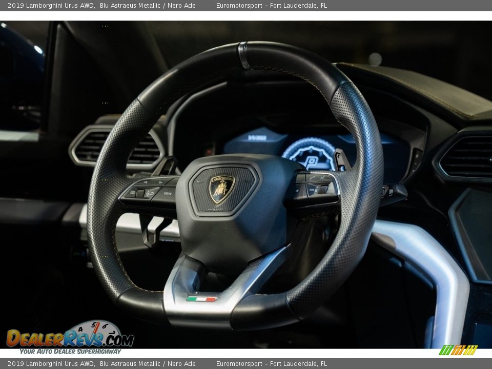2019 Lamborghini Urus AWD Steering Wheel Photo #42