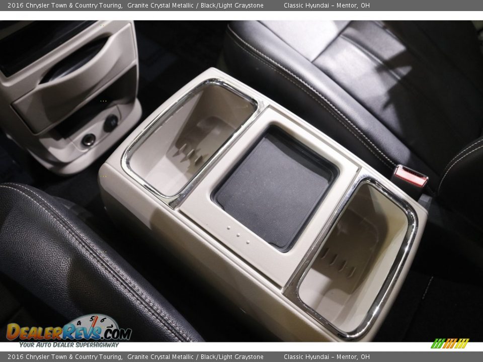 2016 Chrysler Town & Country Touring Granite Crystal Metallic / Black/Light Graystone Photo #14