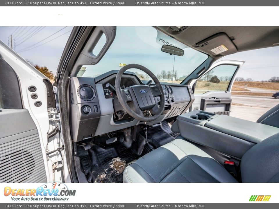 2014 Ford F250 Super Duty XL Regular Cab 4x4 Oxford White / Steel Photo #19