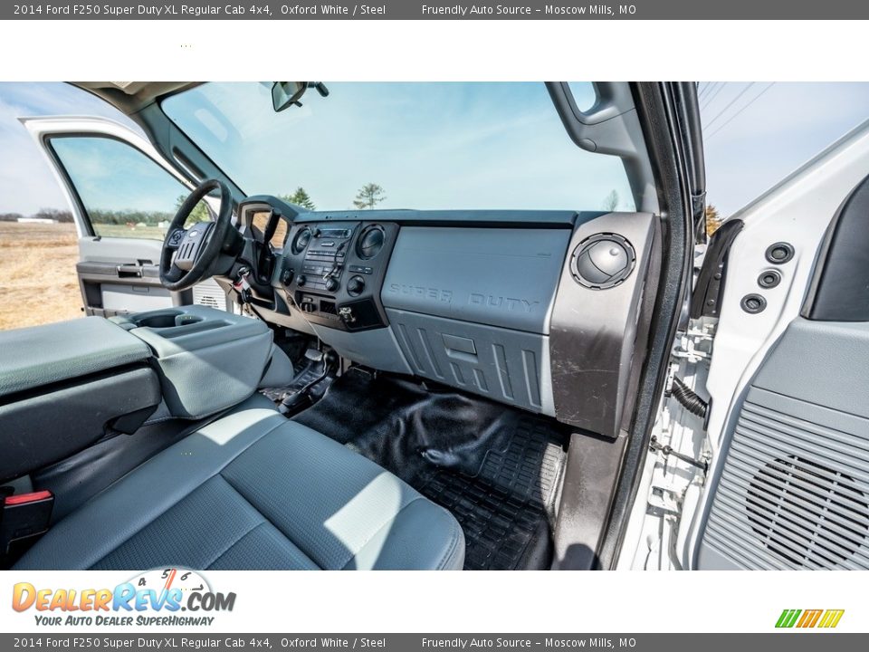2014 Ford F250 Super Duty XL Regular Cab 4x4 Oxford White / Steel Photo #21