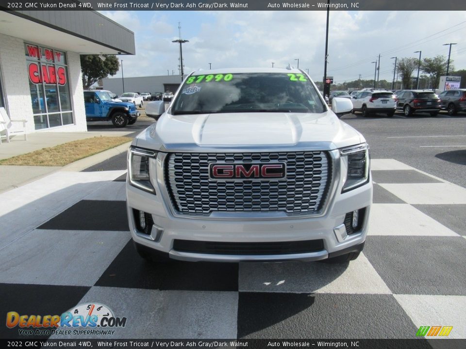 2022 GMC Yukon Denali 4WD White Frost Tricoat / Very Dark Ash Gray/Dark Walnut Photo #2