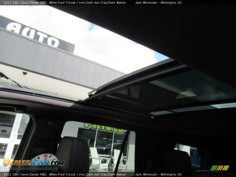 2022 GMC Yukon Denali 4WD White Frost Tricoat / Very Dark Ash Gray/Dark Walnut Photo #11