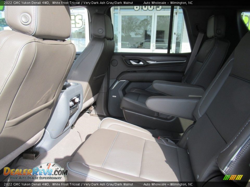 2022 GMC Yukon Denali 4WD White Frost Tricoat / Very Dark Ash Gray/Dark Walnut Photo #12