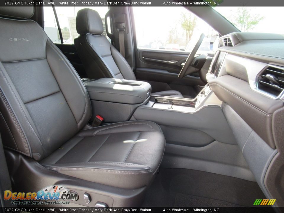 2022 GMC Yukon Denali 4WD White Frost Tricoat / Very Dark Ash Gray/Dark Walnut Photo #13