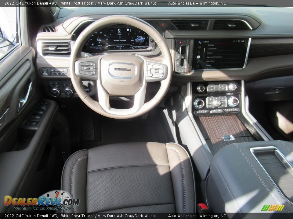 2022 GMC Yukon Denali 4WD White Frost Tricoat / Very Dark Ash Gray/Dark Walnut Photo #15