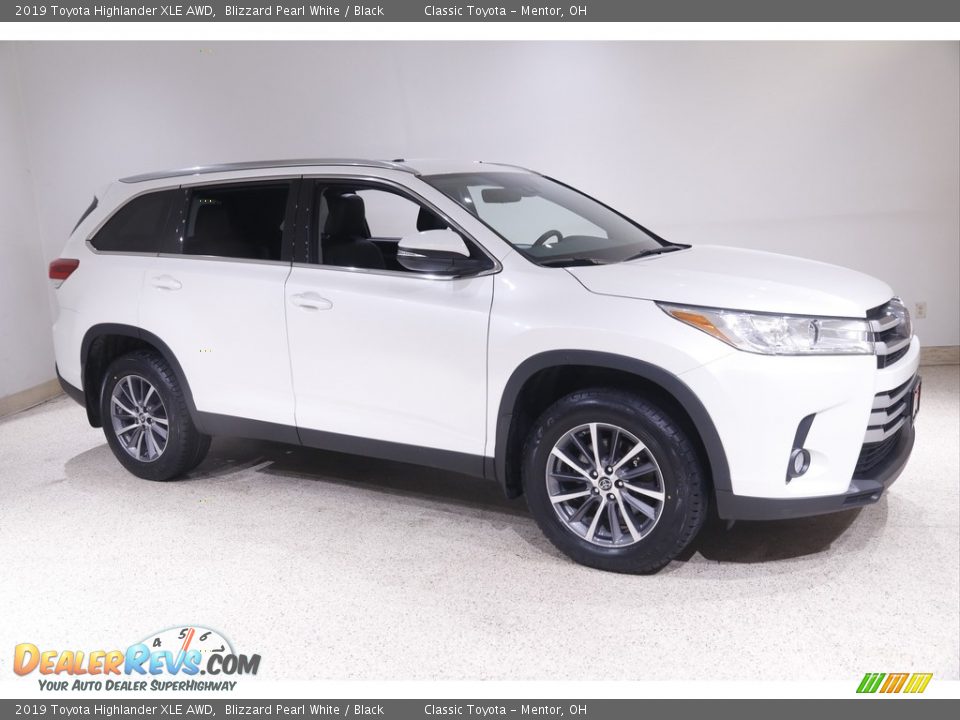 2019 Toyota Highlander XLE AWD Blizzard Pearl White / Black Photo #1