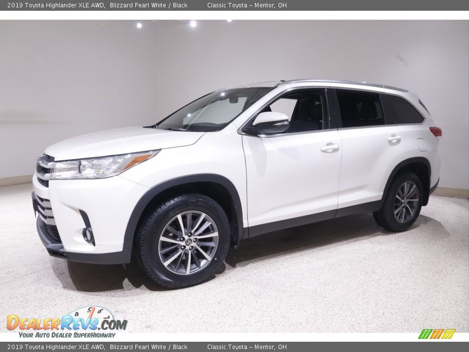 2019 Toyota Highlander XLE AWD Blizzard Pearl White / Black Photo #3