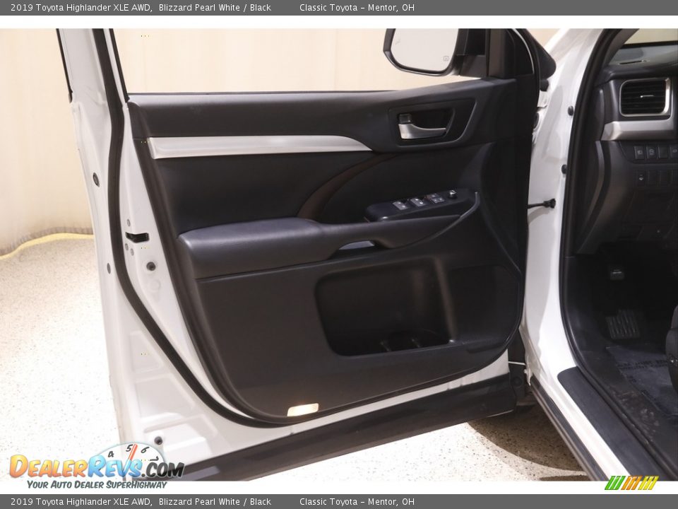 2019 Toyota Highlander XLE AWD Blizzard Pearl White / Black Photo #4