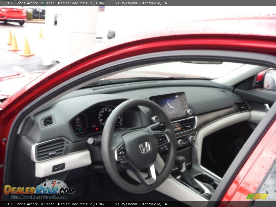 2019 Honda Accord LX Sedan Radiant Red Metallic / Gray Photo #9